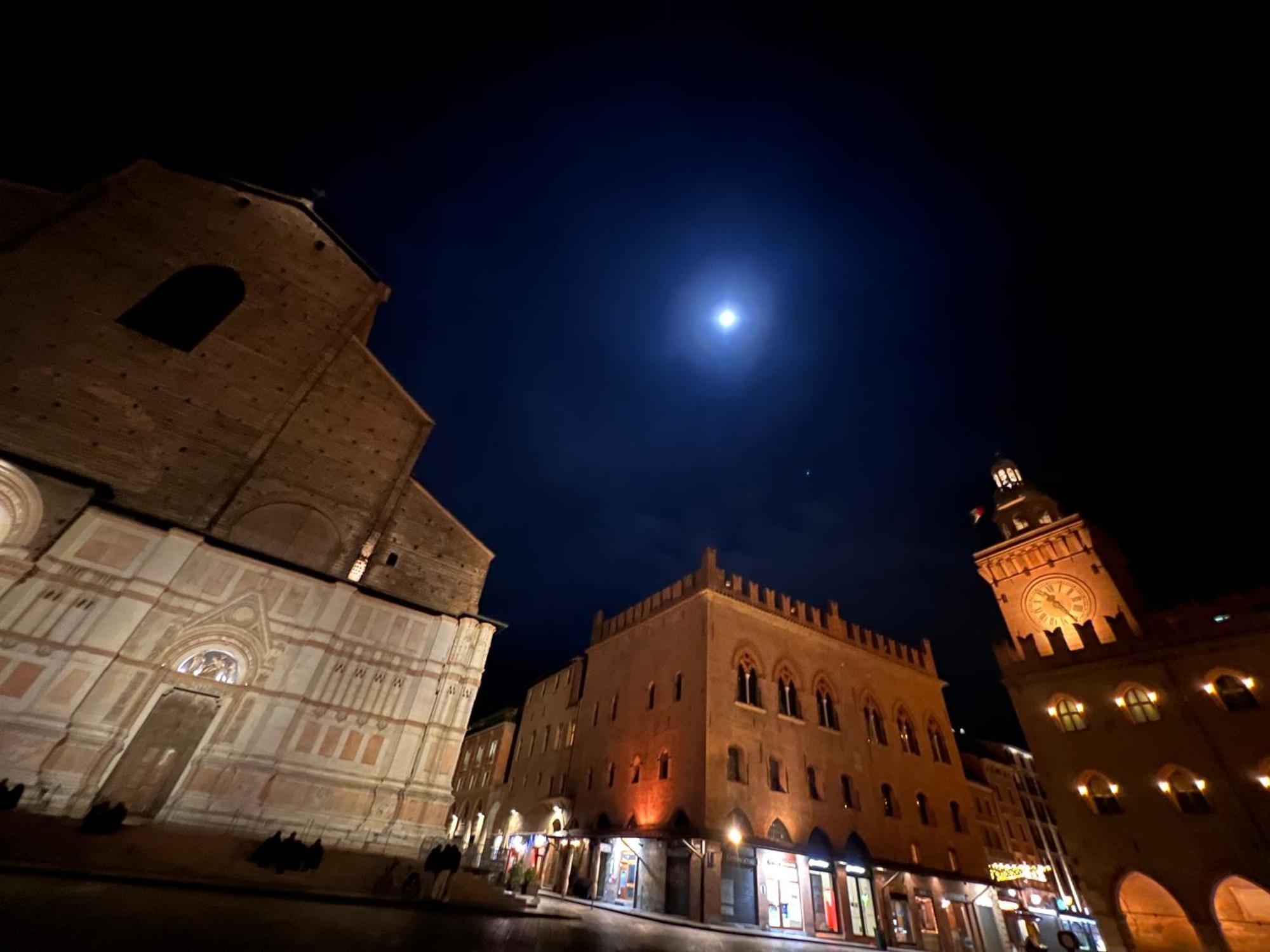 House Of Chariot - In The Heart Of Bologna Apartment Ngoại thất bức ảnh